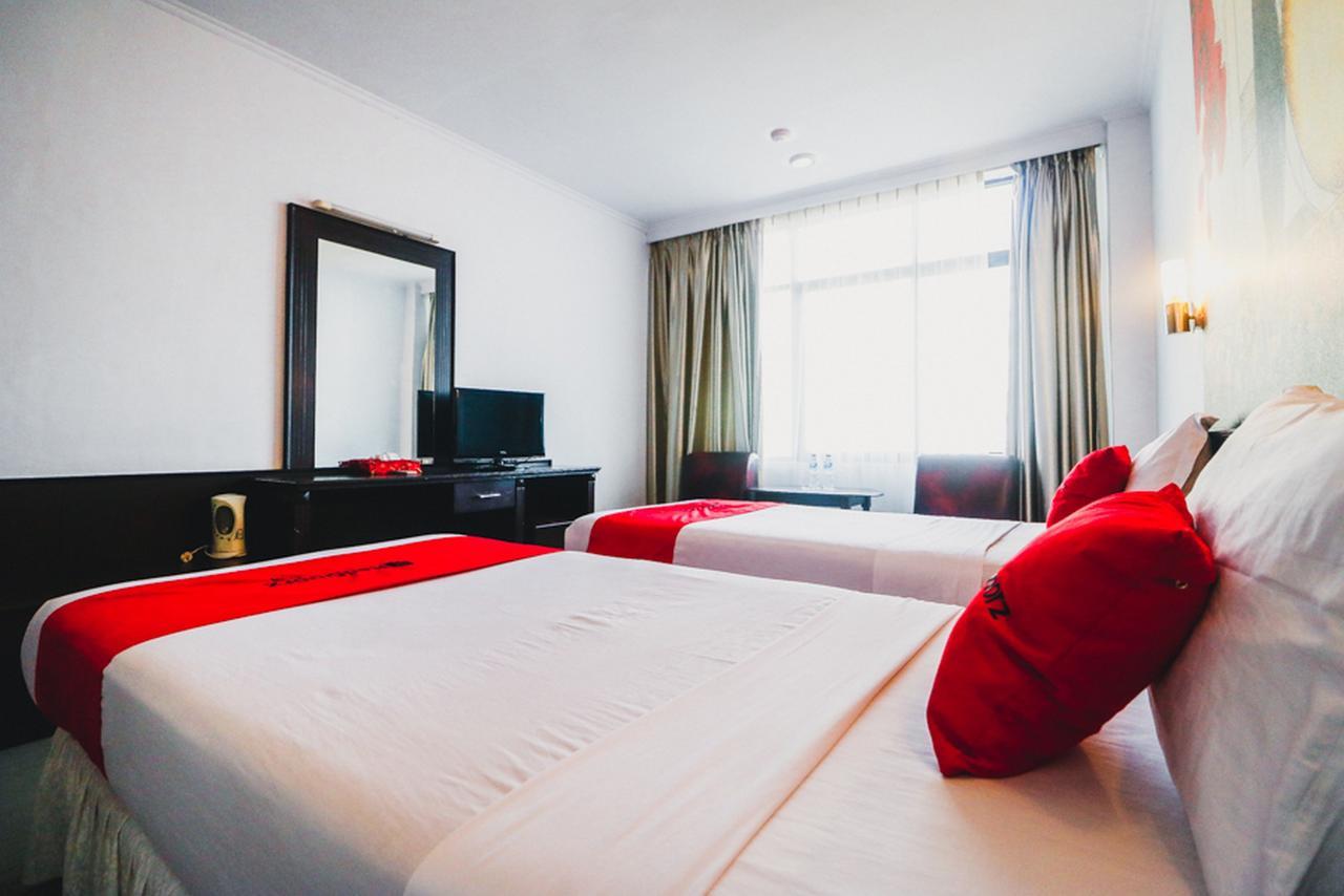 Reddoorz Plus Near Mall Ratu Indah 2 Macasar Exterior foto