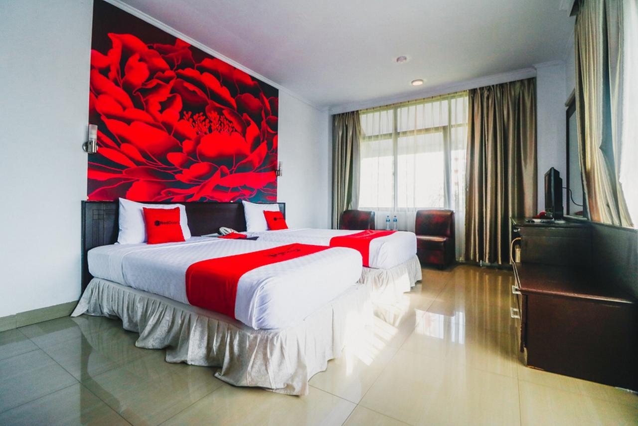 Reddoorz Plus Near Mall Ratu Indah 2 Macasar Exterior foto